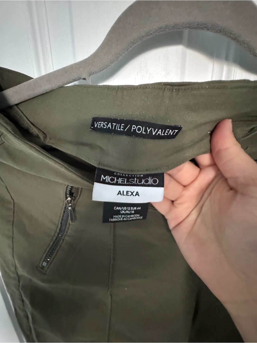 Michel Studio Olive Green Women’s Shorts with Zip Pockets - Picture 2 of 5